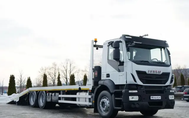 IVECO STRALIS 360 / 6X2 /  LAWETA / PLATFORMA 9,3 M / NAJAZDY HYDRAULICZNE / WYCIĄGARKA / OŚ PODONOSZONA  / EURO 6 