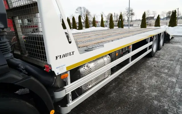 IVECO STRALIS 360 / 6X2 /  LAWETA / PLATFORMA 9,3 M / NAJAZDY HYDRAULICZNE / WYCIĄGARKA / OŚ PODONOSZONA  / EURO 6 