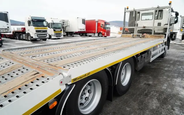 IVECO STRALIS 360 / 6X2 /  LAWETA / PLATFORMA 9,3 M / NAJAZDY HYDRAULICZNE / WYCIĄGARKA / OŚ PODONOSZONA  / EURO 6 