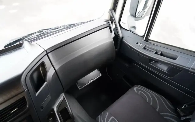 IVECO STRALIS 360 / 6X2 /  LAWETA / PLATFORMA 9,3 M / NAJAZDY HYDRAULICZNE / WYCIĄGARKA / OŚ PODONOSZONA  / EURO 6 