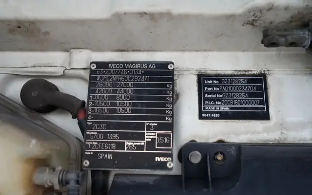 IVECO STRALIS 360 / 6X2 /  LAWETA / PLATFORMA 9,3 M / NAJAZDY HYDRAULICZNE / WYCIĄGARKA / OŚ PODONOSZONA  / EURO 6 