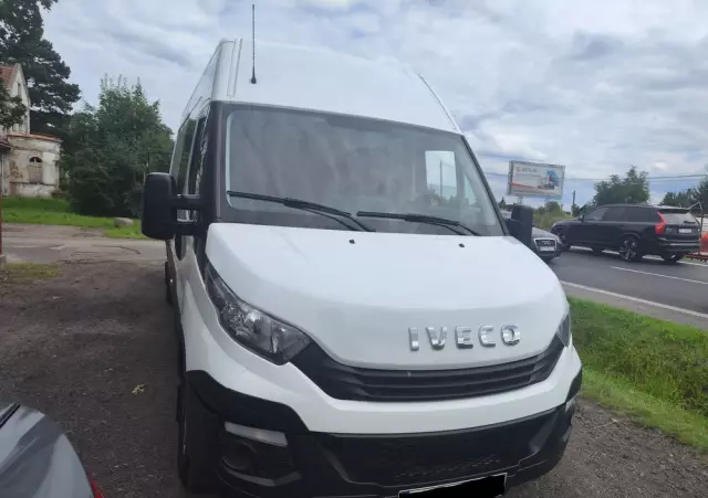 IVECO Daily 35S14 maxi brygadówka 7 osób 