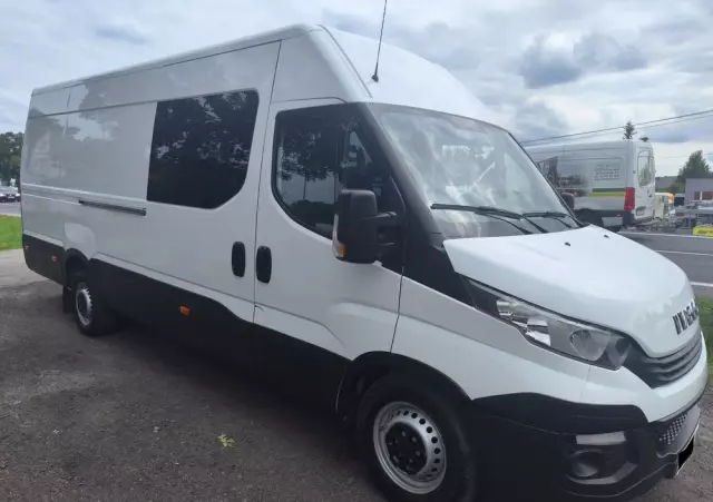 IVECO Daily 35S14 maxi brygadówka 7 osób 