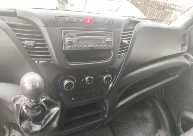 IVECO Daily 35S14 maxi brygadówka 7 osób 
