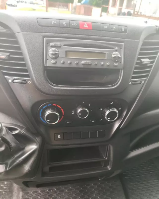 IVECO Daily 35S14 maxi brygadówka 7 osób 