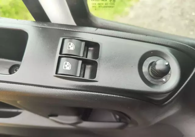 IVECO Daily 35S14 maxi brygadówka 7 osób 