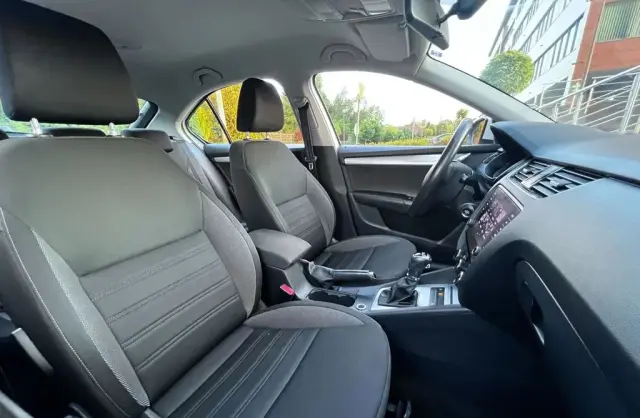 SKODA Octavia 