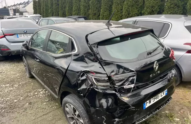 RENAULT Clio 