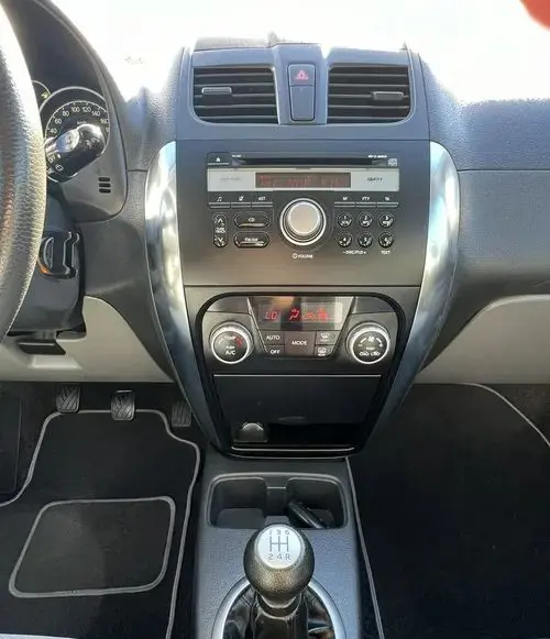 SUZUKI SX4 