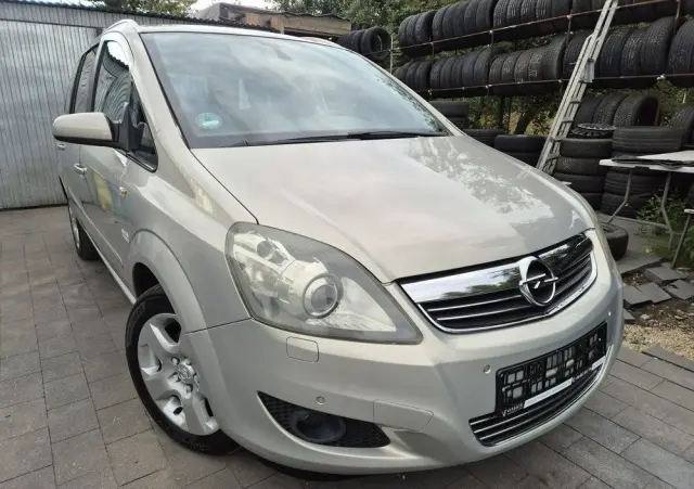 OPEL Zafira 1.8 Innovation