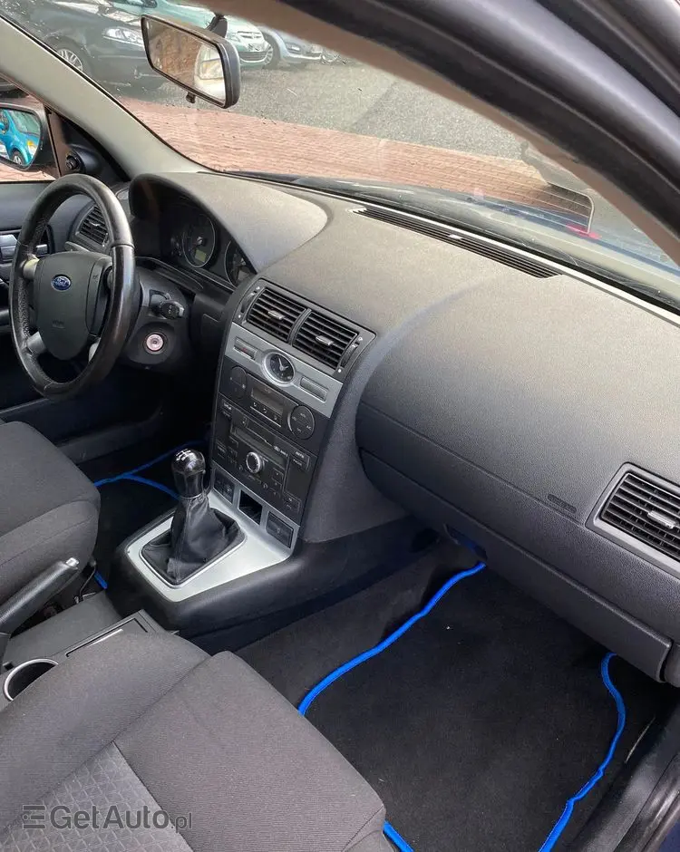 FORD Mondeo 1.8 Titanium