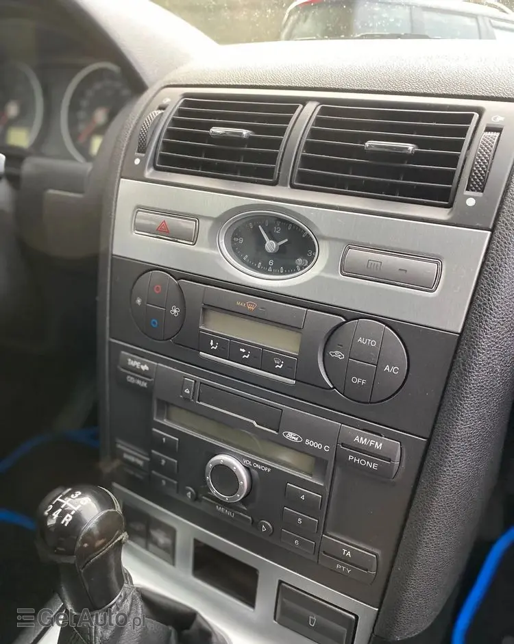 FORD Mondeo 1.8 Titanium