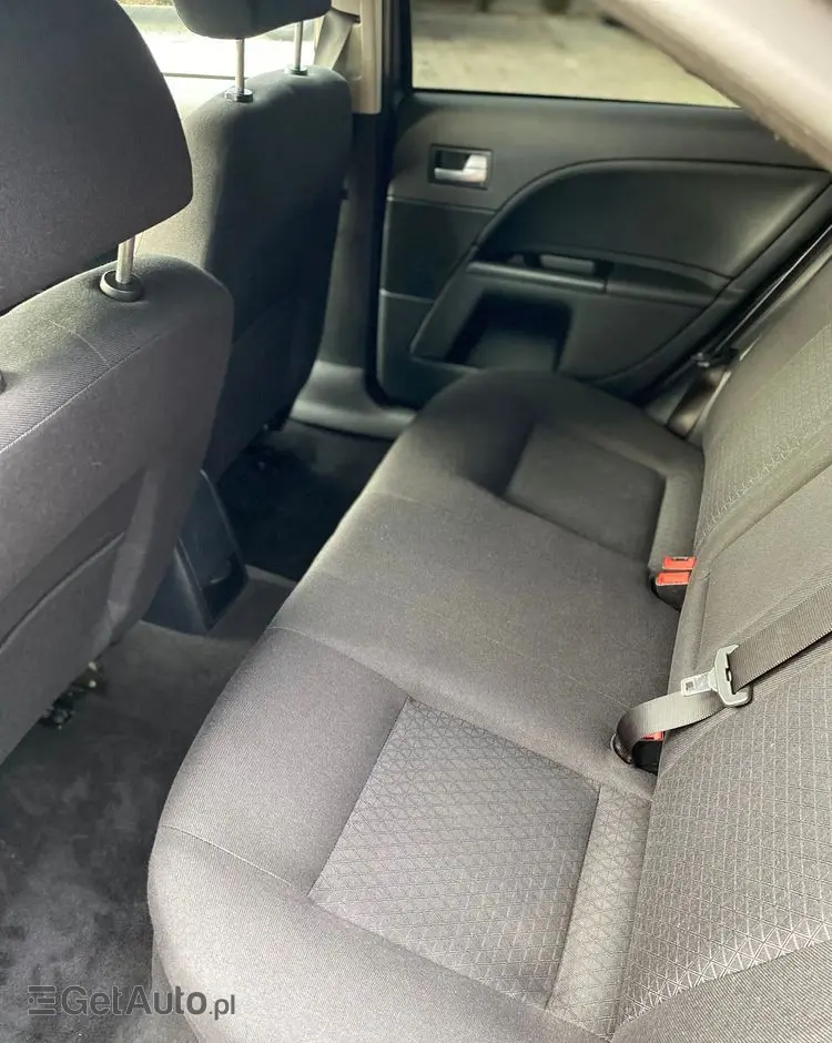 FORD Mondeo 1.8 Titanium