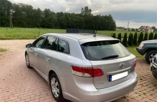 TOYOTA Avensis 