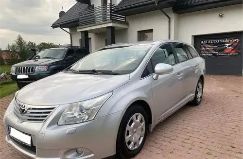 TOYOTA Avensis 