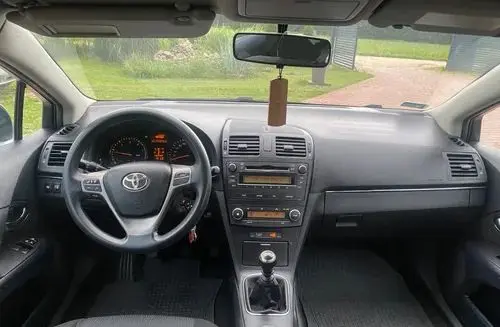 TOYOTA Avensis 