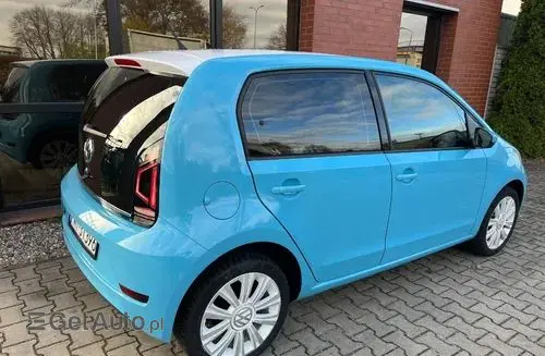 VOLKSWAGEN Up! 