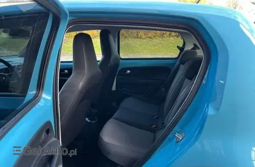 VOLKSWAGEN Up! 
