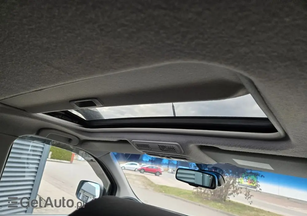 NISSAN Navara DPF Autm LB Platinum