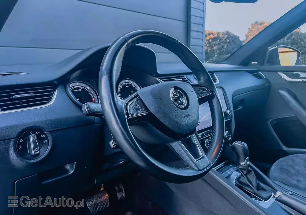 SKODA Octavia Combi 2.0 TDI 4x4 DSG L&K