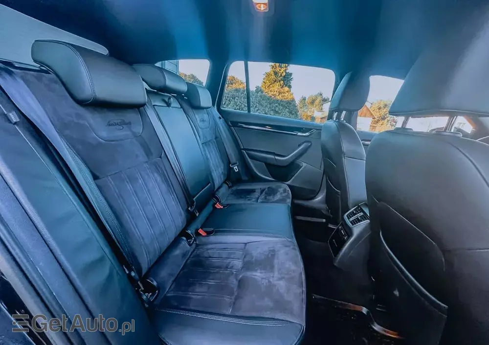 SKODA Octavia Combi 2.0 TDI 4x4 DSG L&K