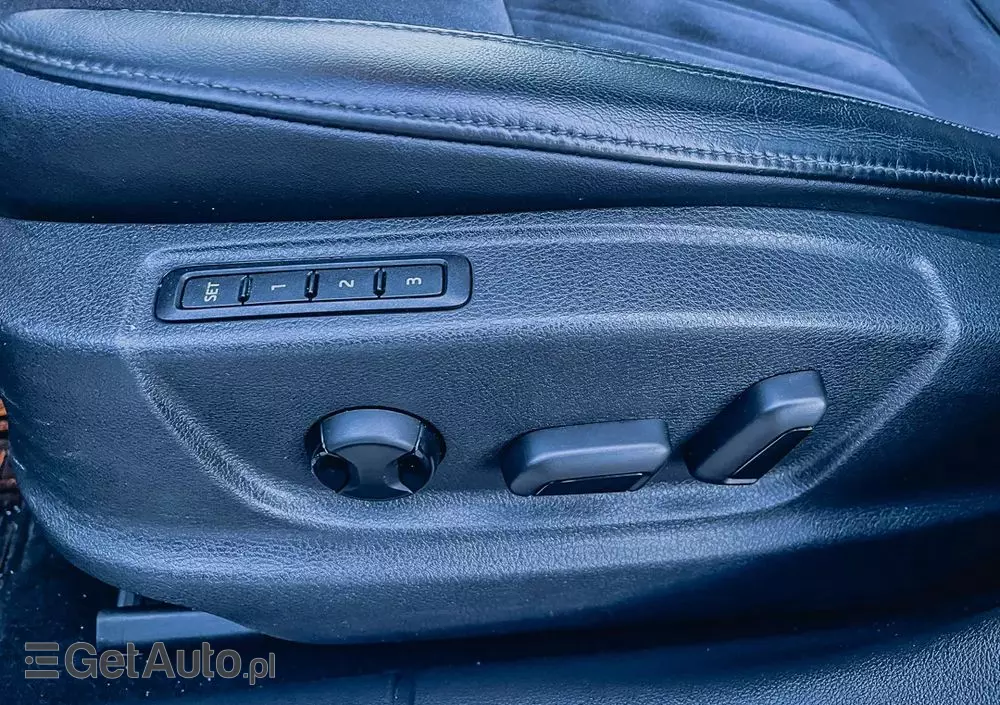 SKODA Octavia Combi 2.0 TDI 4x4 DSG L&K