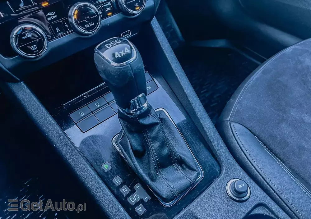 SKODA Octavia Combi 2.0 TDI 4x4 DSG L&K