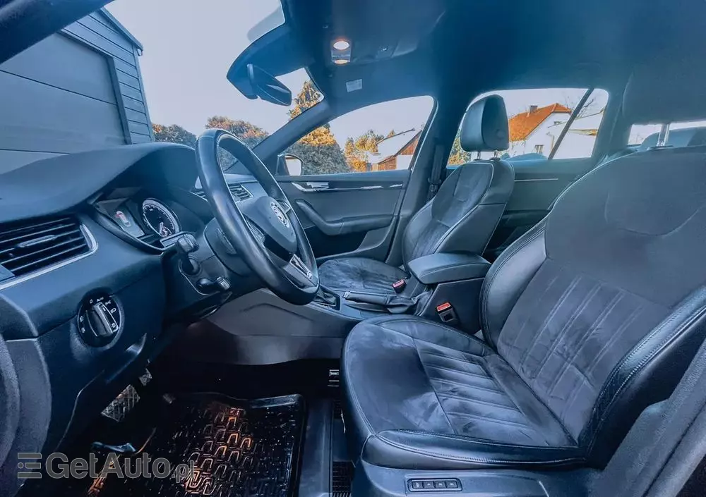 SKODA Octavia Combi 2.0 TDI 4x4 DSG L&K