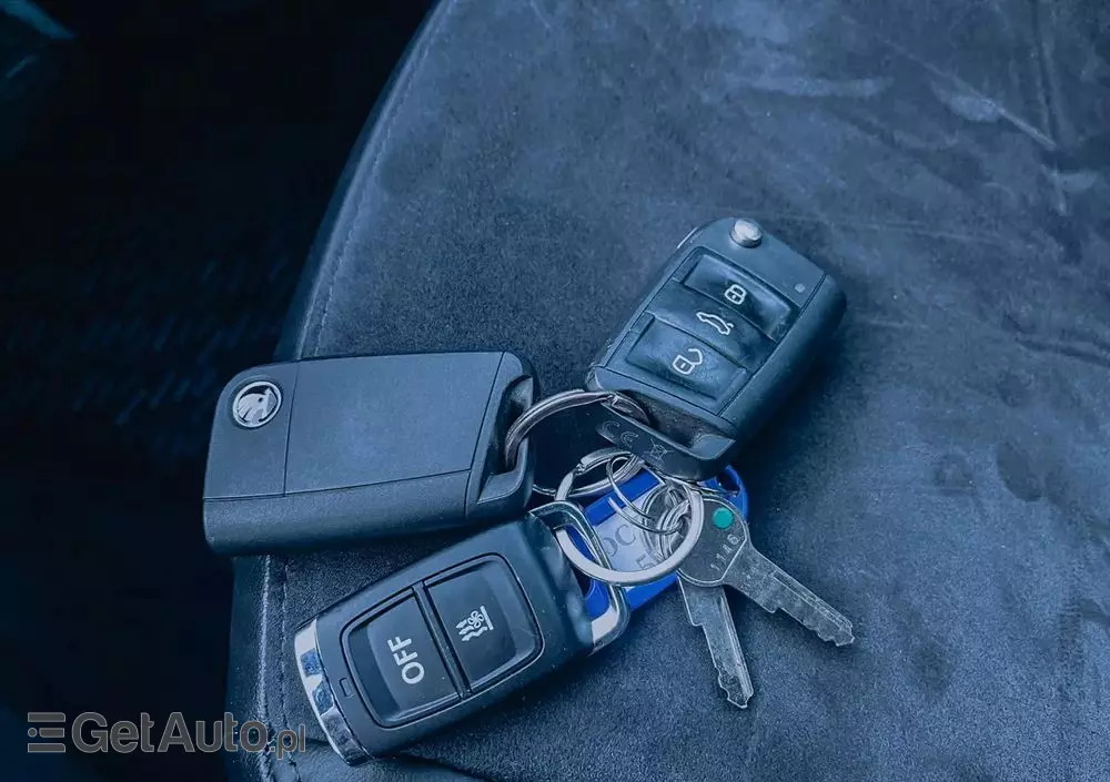 SKODA Octavia Combi 2.0 TDI 4x4 DSG L&K