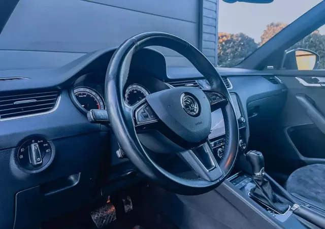 SKODA Octavia Combi 2.0 TDI 4x4 DSG L&K