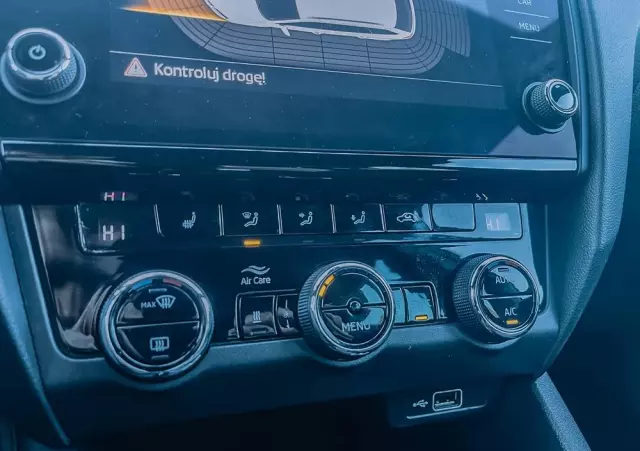 SKODA Octavia Combi 2.0 TDI 4x4 DSG L&K