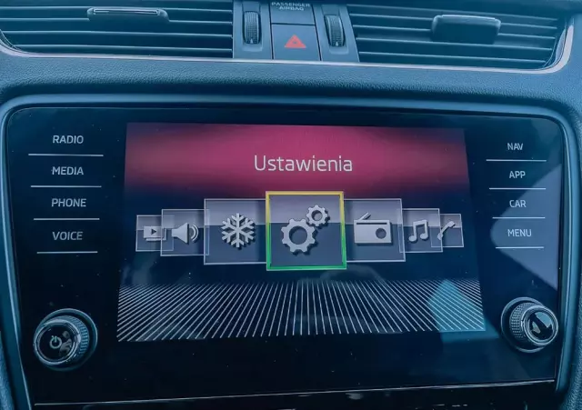 SKODA Octavia Combi 2.0 TDI 4x4 DSG L&K