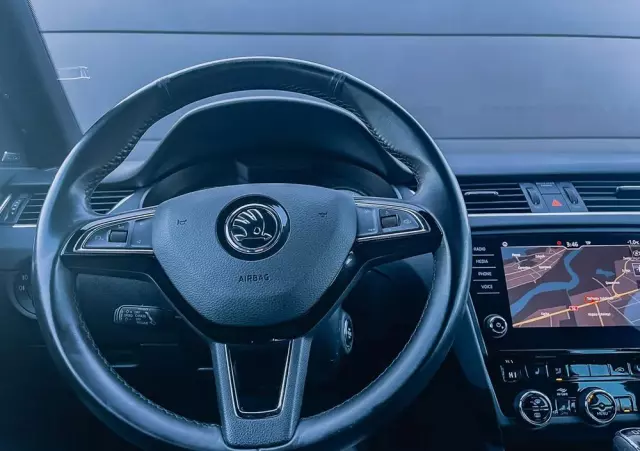 SKODA Octavia Combi 2.0 TDI 4x4 DSG L&K