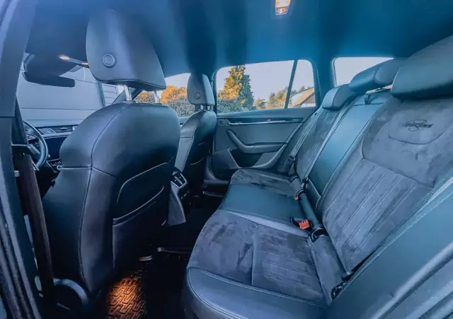 SKODA Octavia Combi 2.0 TDI 4x4 DSG L&K