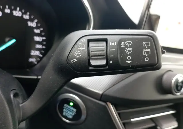 FORD Focus 1.0 EcoBoost Titanium ASS