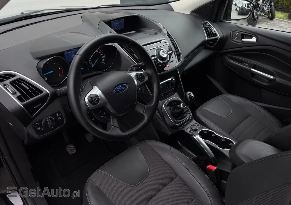 FORD Kuga 2.0 TDCi 2x4 Titanium