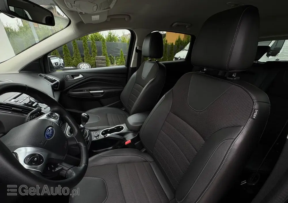 FORD Kuga 2.0 TDCi 2x4 Titanium