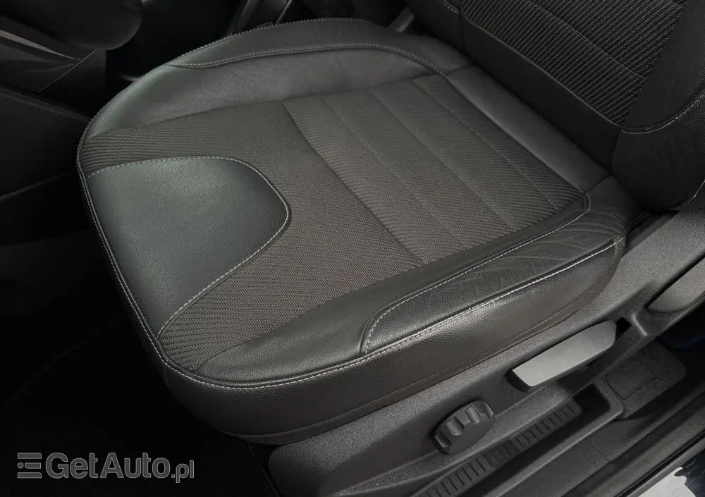 FORD Kuga 2.0 TDCi 2x4 Titanium