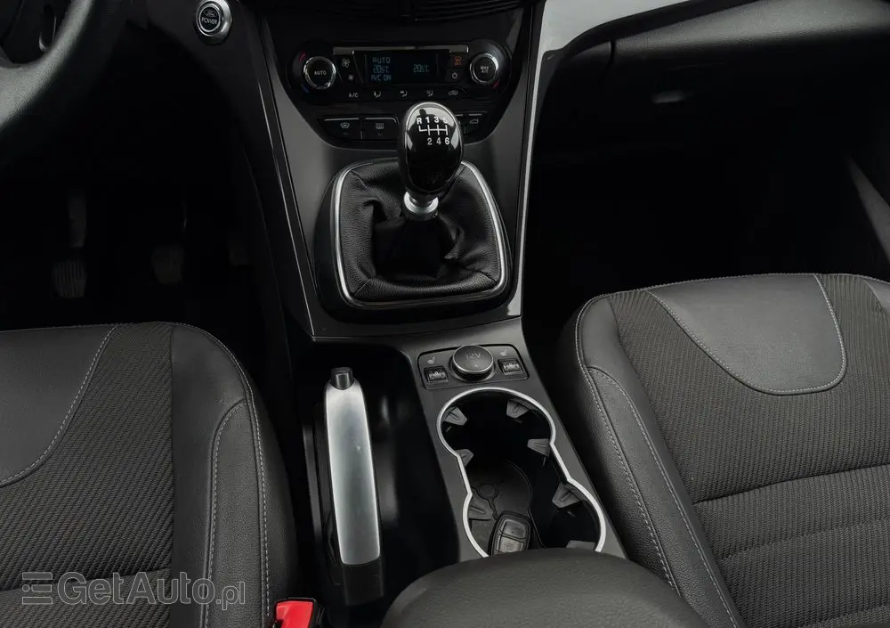 FORD Kuga 2.0 TDCi 2x4 Titanium