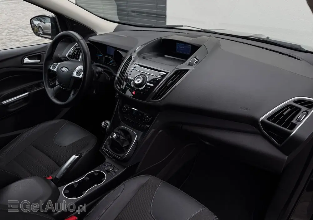 FORD Kuga 2.0 TDCi 2x4 Titanium