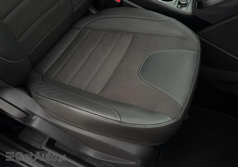FORD Kuga 2.0 TDCi 2x4 Titanium