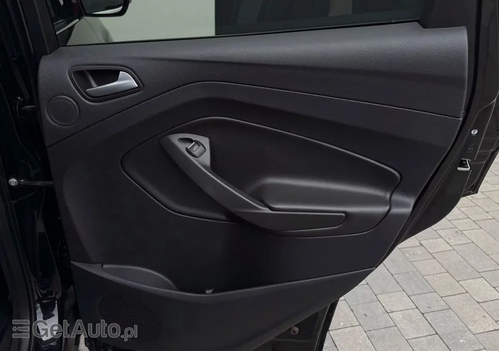FORD Kuga 2.0 TDCi 2x4 Titanium
