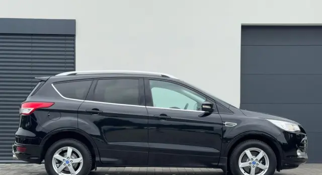 FORD Kuga 2.0 TDCi 2x4 Titanium