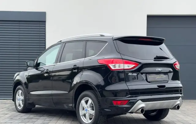 FORD Kuga 2.0 TDCi 2x4 Titanium