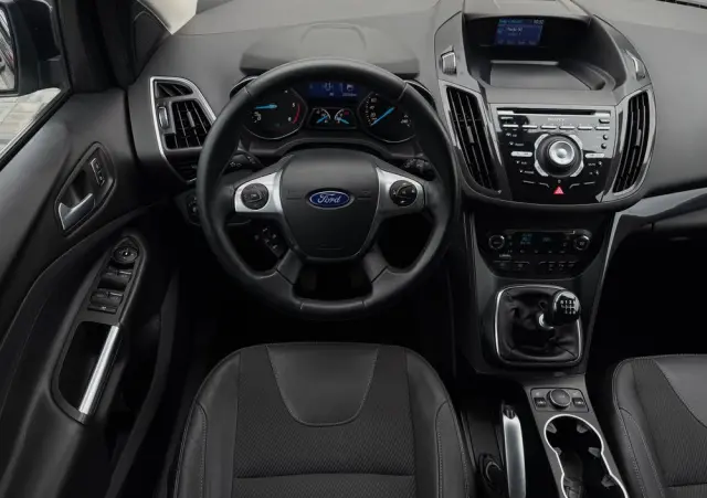 FORD Kuga 2.0 TDCi 2x4 Titanium