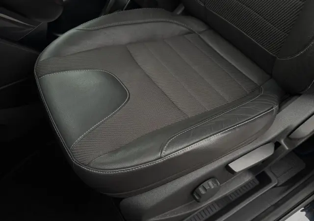 FORD Kuga 2.0 TDCi 2x4 Titanium