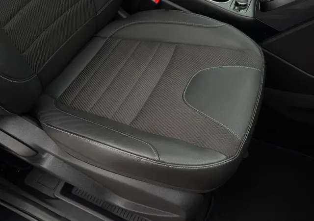 FORD Kuga 2.0 TDCi 2x4 Titanium