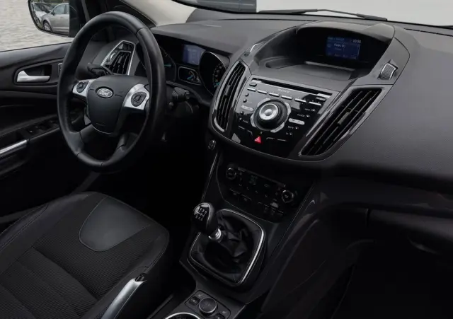 FORD Kuga 2.0 TDCi 2x4 Titanium