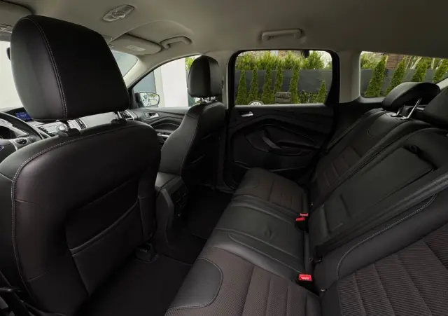FORD Kuga 2.0 TDCi 2x4 Titanium