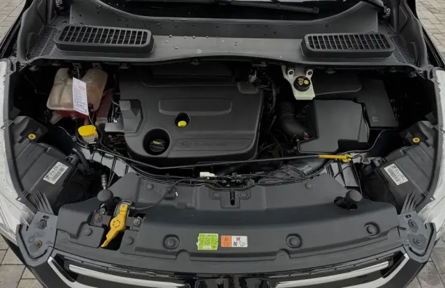 FORD Kuga 2.0 TDCi 2x4 Titanium